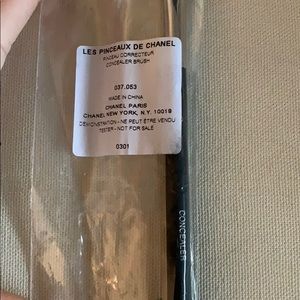 Chanel concealer brush No. 10